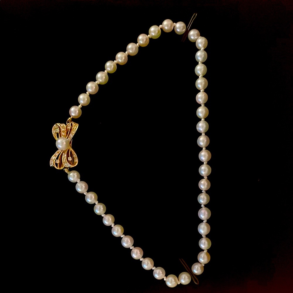 1995 Vintage Genuine 15" White Pearl Choker Necklace ~ 14K Yellow Gold Bow Clasp